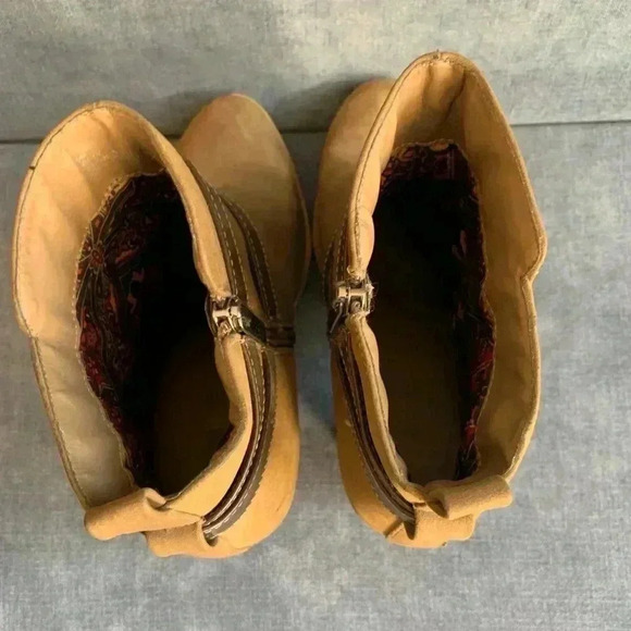 Woman’s New@titude Brown Suede Strappy Block Heel Ankle Zip Booties Size 9.5 - Picture 8 of 11